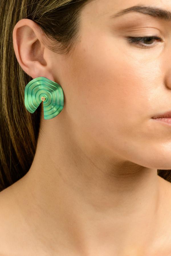 CHOROCHRONOS - 18K GOLD, TITANIUM AND DIAMOND EARRINGS _LM1 green .