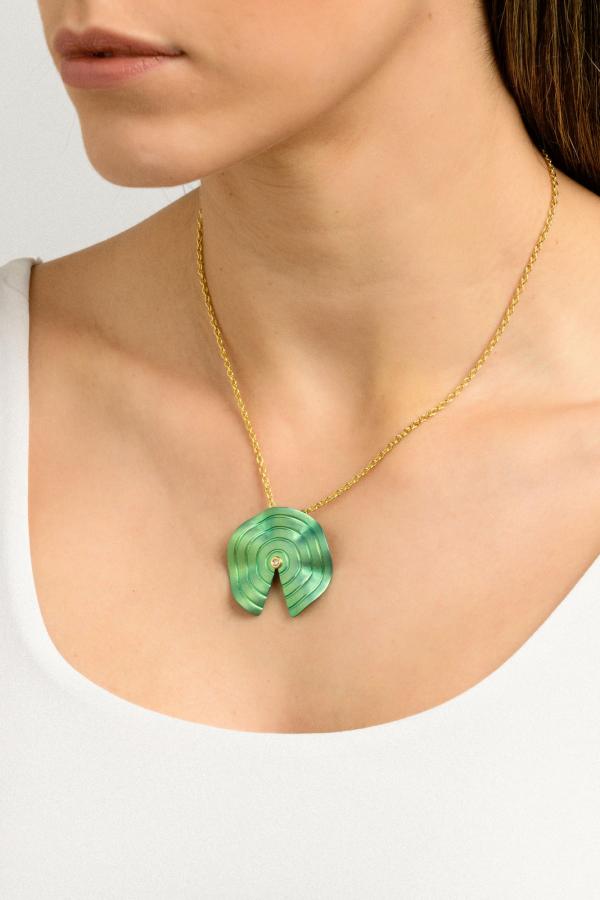 CHOROCHRONOS - 18K GOLD, TITANIUM AND DIAMOND PENDANT _LM1 green