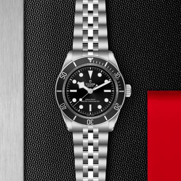 m7941a1a0nu-0003_TUDOR_BLACK BAY_ CHRONO VILDIRIDIS