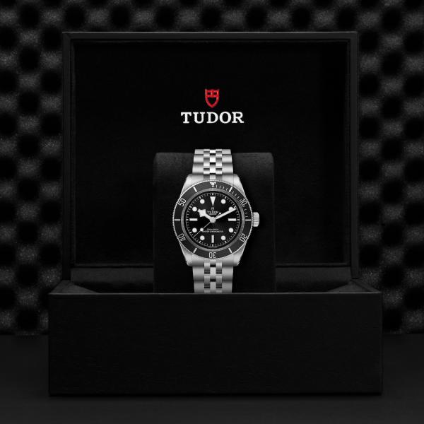 m7941a1a0nu-0003_TUDOR_BLACK BAY_ CHRONO VILDIRIDIS
