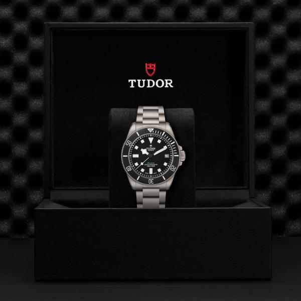 m2543c1a7nu-0001 _ tudor _ Pelagos Ultra _ Chrono Vildiridis