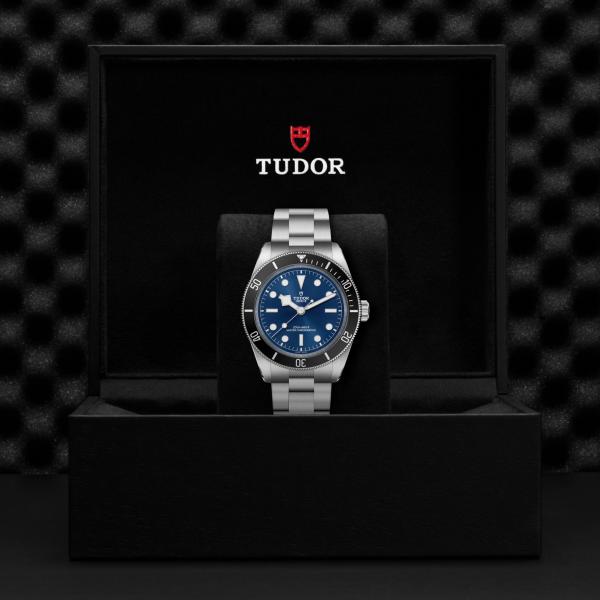 m7943a1a0nu-0001 _ tudor _ Black Bay 68 _ Chrono Vildiridis