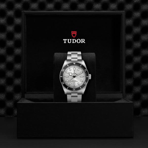 m7943a1a0nu-0002 _ tudor _ Black Bay 68 _ Chrono Vildiridis