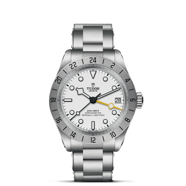 m79470-0004 _ tudor _ Black Bay Pro _ Chrono Vildiridis