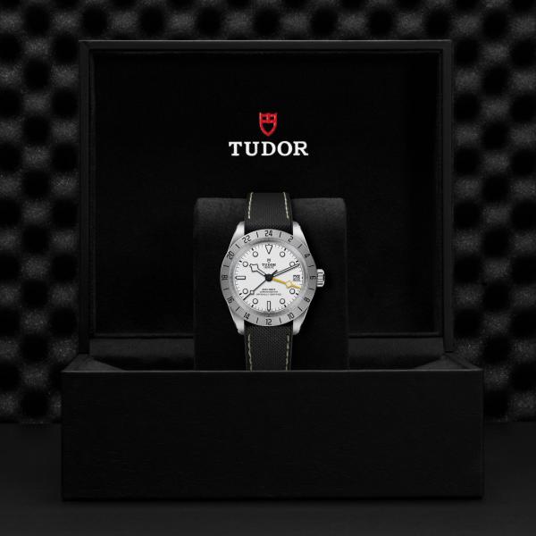 m79470-0006 _ tudor _ Black Bay Pro _ Chrono Vildiridis