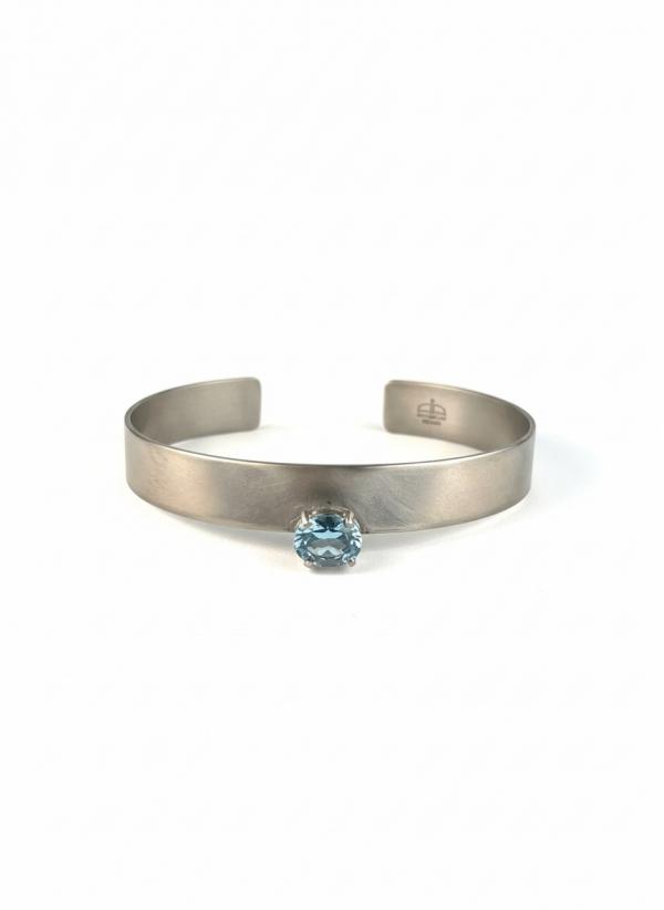 FORMA  - BLUE TOPAZ TITANIUM BRACELET  _MM _ silver