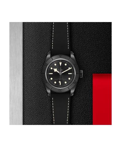 M79210CNU-0001 _ BLACK BAY CERAMIC _ chrono vildiridis