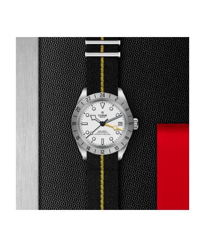 m79470-0005 _ tudor _ Black Bay Pro _ Chrono Vildiridis